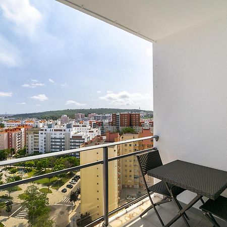 Whome Family Condo - Urban Retreat With Parking, Ac, Elevator In Great Location Lisboa Dış mekan fotoğraf