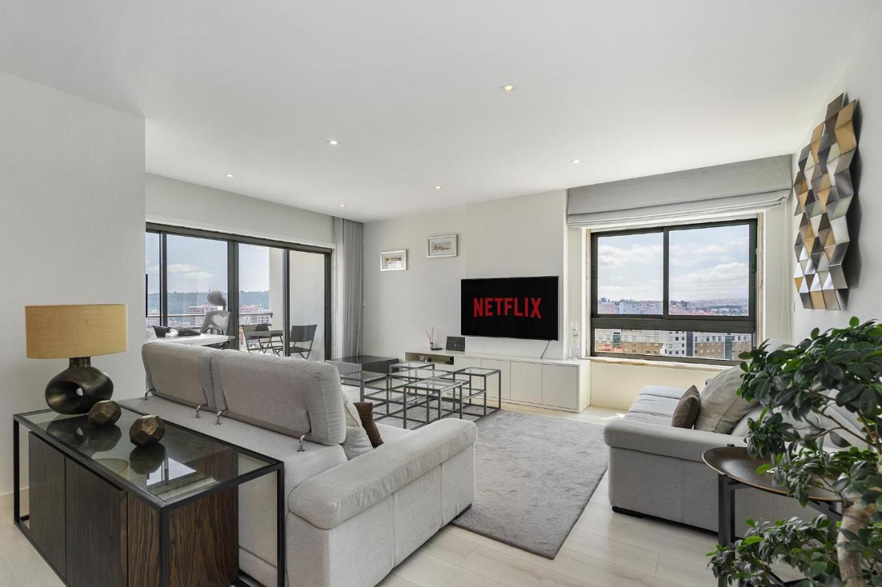 Whome Family Condo - Urban Retreat With Parking, Ac, Elevator In Great Location Lisboa Dış mekan fotoğraf