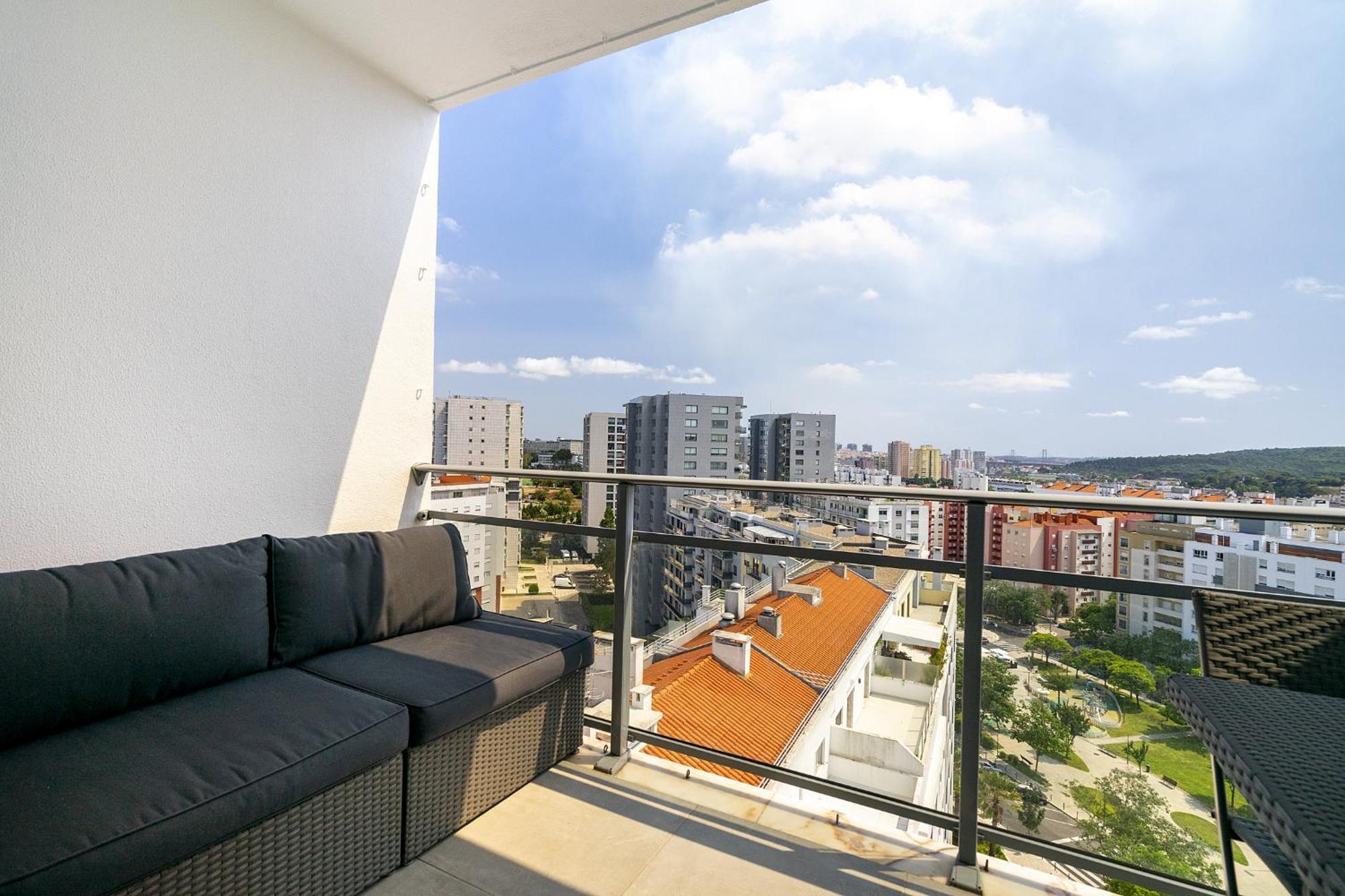 Whome Family Condo - Urban Retreat With Parking, Ac, Elevator In Great Location Lisboa Dış mekan fotoğraf